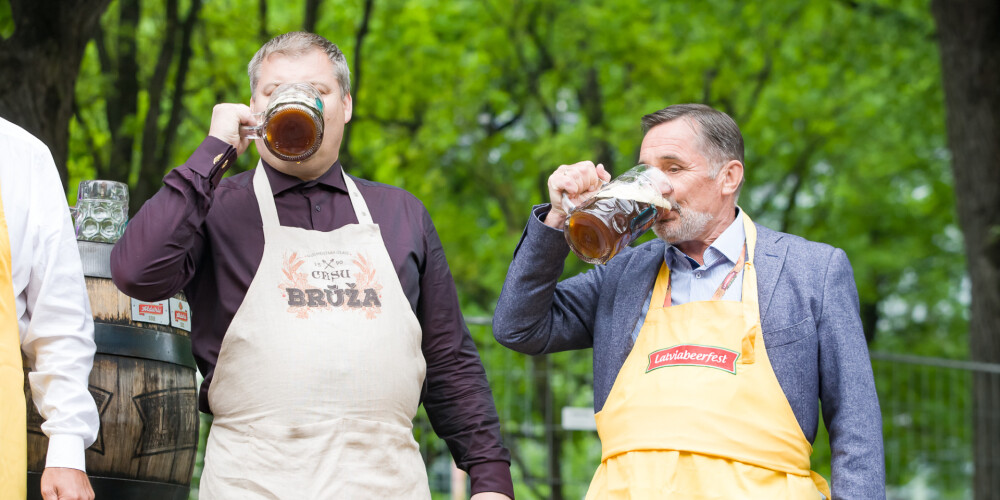 Rīgā atklāts Baltijas lielākais alus festivāls