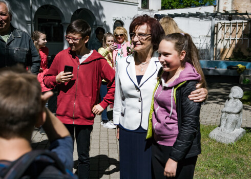 Dailes teātra aktrise Olga Dreģe ir viena no personām, kura pēdējā laikā ir ļoti pieprasīta bērnu selfijos.