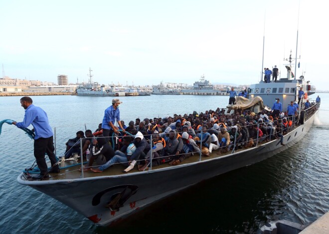 Lībijas flote: ceļā uz Eiropu atrodas tūkstošiem nelegālo imigrantu