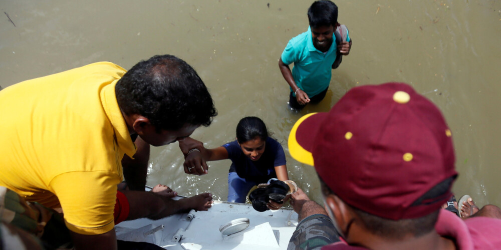 Šrilanka grimst plūdos: gājuši bojā jau 122 cilvēki
