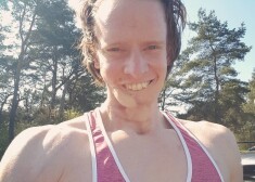 Сейчас Лоренц, который недавно начал рассказывать о мотивации на своем канале на YouTube, надеется, что его история побудит других обрести уверенность в себе