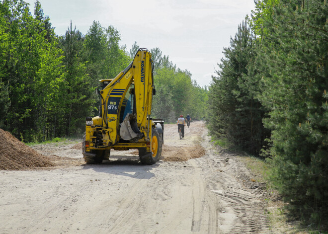 30.05.2017. Rīgas domes vadība pārbauda Bolderājas karjera labiekārtošanas darbus un apmeklē jaunizveidotos bērnu rotaļu laukumus.