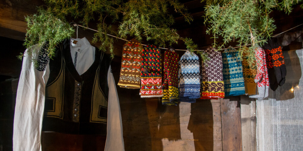 Kurzeme jeb Kursa ir kultūrvēsturisks novads Latvijas rietumu daļā. Mūsdienu Kurzemes teritoriālā identitāte izsekojama kopš Kurzemes bīskapijas dibināšanas 1230. gadā, lai gan līdz pat 1422. gadam pie Kurzemes pieskaitīja arī Senās Kursas dienvidu daļa mūsdienu Lietuvas teritorijā (Ceklis, Megava un Pilsāts).