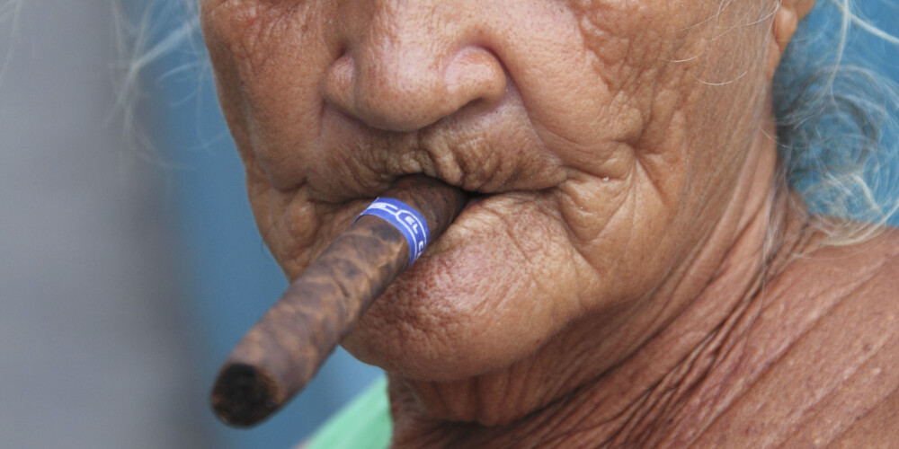 Kuba, oficiāli Kubas Republika ir sociālistiska salu valsts Ziemeļamerikā, aizņem Kubas salu (piecpadsmitā lielākā sala pasaulē) Lielo Antiļu salu arhipelāgā, Huventudas salu un virkni mazāku saliņu. No kontinenta to atdala Floridas jūras šaurums ziemeļos un Jukatanas jūras šaurums rietumos. Lielākā pilsēta un reizē arī galvaspilsēta ir Havana.