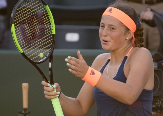 Aļona Ostapenko izcīna lielu uzvaru un pirmo reizi karjerā spēlēs "Grand Slam" turnīra astotdaļfinālā