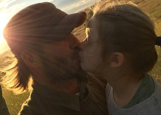 Африканский поцелуй: Бэкхем отдыхает с детьми в Танзании