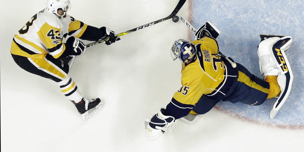 "Predators" NHL finālsērijas trešajā spēlē pārliecinoši uzvar "Penguins"
