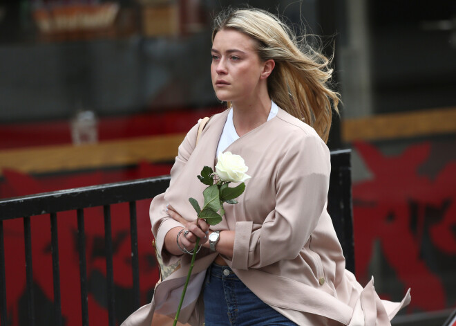 Londona pēc šaušalīgā terorakta: cilvēku rīcība, palīdzot viens otram, patiesi aizkustina