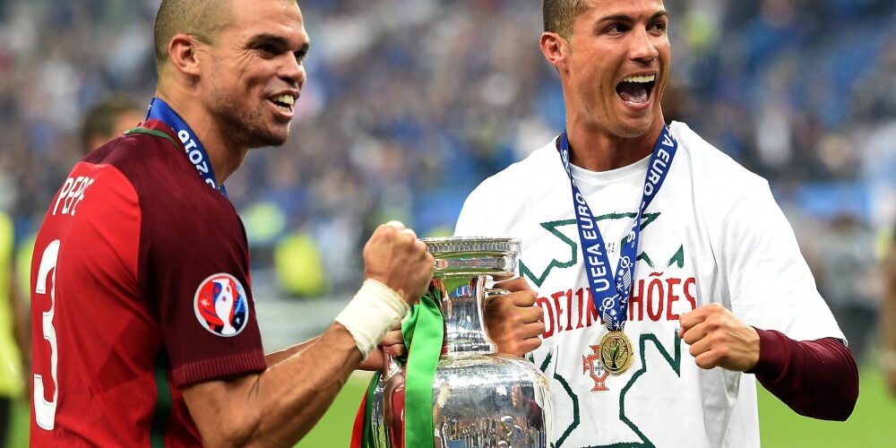 Portugāles futbola izlase ir nacionālā futbola komanda, kas pārstāv Portugāles valsti starptautiskās futbola sacensībās. Portugāles futbola izlasi pārvalda Portugāles Futbola Federācija. Lielākie Portugāles izlases panākumi ir 3. vieta 1966. gada Pasaules čempionātā, kā arī izcīnīta uzvara Francijā notiekošajā 2016. gada Eiropas čempionātā. 2006. gada Pasaules čempionātā Portugāle pusfinālā zaudēja Francijai, bet spēlē par 3. vietu piekāpās Vācijas izlasei, ieņemot 4. vietu. Portugāles futbola izlases visu laiku rezultatīvākais spēlētājs ir Krištianu Ronaldu.