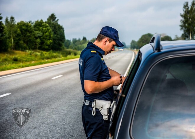 Auto īpašniekam Rēzeknes pusē paveicas: policisti aiztur zagli, vēl pirms ziņots par zādzību