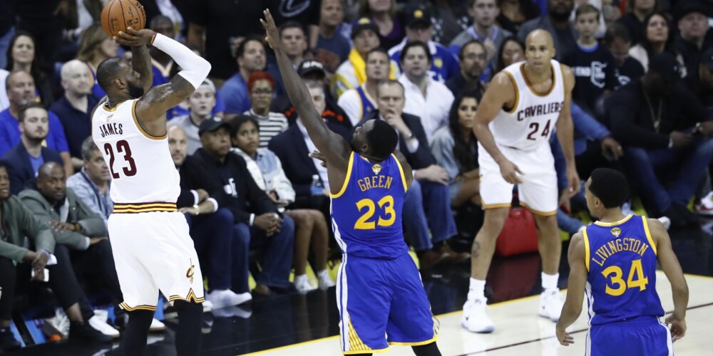 Klīvlendas "Cavaliers" (angļu: Cleveland Cavaliers) ir profesionāls ASV basketbola klubs, kas ir bāzēts Klīvlendā, Ohaio štatā, ASV. Klubs spēlē Nacionālās basketbola asociācijas Austrumu konferences Centrālajā divīzijā. Tas tika dibināts 1970. gadā un kopš dibināšanas brīža spēlē NBA. Mājas spēles komanda aizvada "Quicken Loans Arena" arēnā.