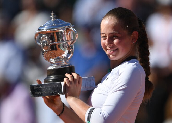 Aļona ir brīnums! Mūsu tenisa zvaigzne Ostapenko izcīna Latvijas sporta lielāko uzvaru