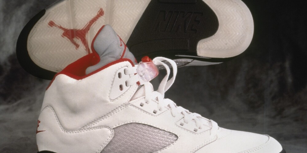 Nike, Inc. ir amerikāņu daudzfunkcionāla kompānija, kura nodarbojas ar apavu, apģērbu un sporta preču dizainēšanu un pārdošanu visā pasaulē. Ir viens no populārākajiem sporta preču ražotājiem pasaulē. Nike Inc. galvenā štāba mītne atrodas Bivertonā, Oregonā, ASV. Nodarbina vairāk kā 44 000 tūkstošus cilvēku visā pasaulē. Ražotāja sauklis ir Just Do It.