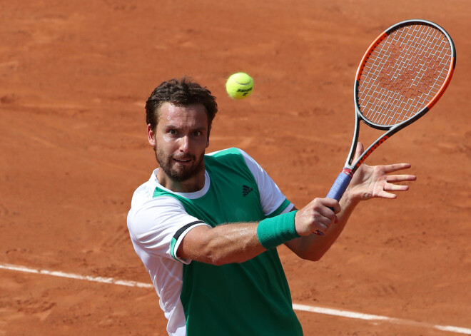 Ernests Gulbis atkrīt uz pasaules ranga piektā simta beigām un zaudē Latvijas pirmās raketes godu