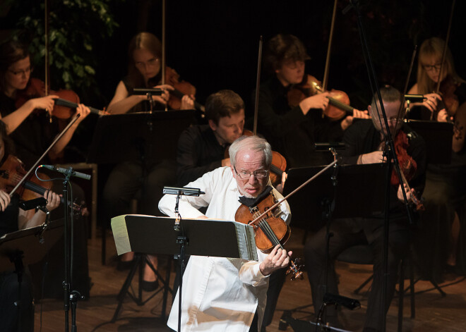 Koncertzālē "Cēsis" izskanējis Gidona Krēmera un Kremerata Baltica jubilejai veltīts koncertuzvedums "Veltījums Orfejam"