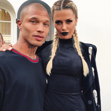 Сейчас новоиспеченная звезда модельного бизнеса нарасхват! Сделать кадр с Джереми удалось даже 37-летней телеведущей Виктории Боне