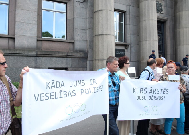 Mērs ir pilns - ģimenes ārsti pārtrauks sniegt pakalpojumus un izies ielās