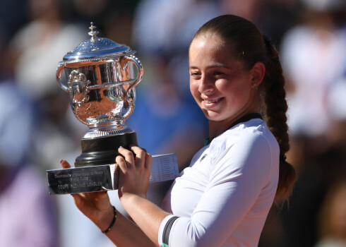 Ar triumfu Francijā Aļona Ostapenko pārrakstīja Latvijas sporta vēsturi.