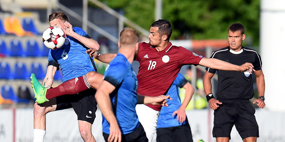 Latvijas futbola izlase mačā ar Igauniju nenoturēja pirmajā puslaikā iegūto pārsvaru un blāvā spēlē zaudēja kaimiņiem.
