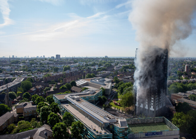 Traģēdija Londonā: deg 27 stāvus augstais "Grenfell Tower"; vismaz 12 mirušie