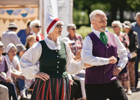 "Visa dzīves sāls ir kustēties!" - festivāls "Zelta ritmi" pulcē seniorus no visas Latvijas