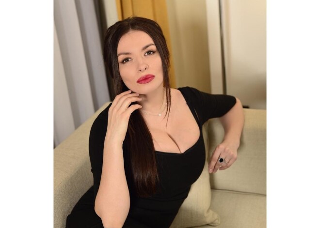 Надежда Грановская доказала натуральность своей большой груди