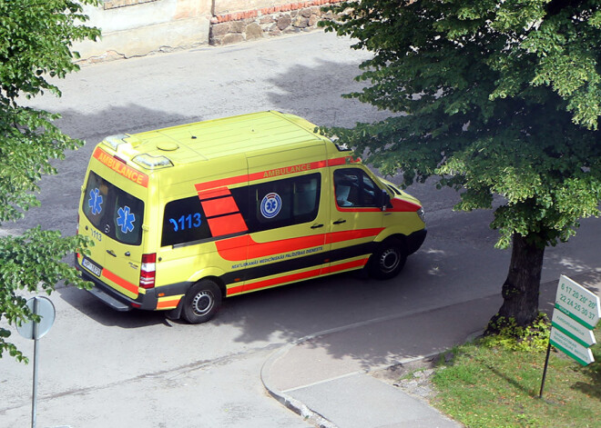 Vakar ar karstuma dūrienu un pārkaršanu hospitalizēti 5 cilvēki