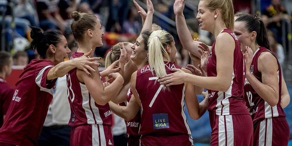Latvijas basketbolistes 1/8 finālā tiksies ar titula īpašniecēm serbietēm