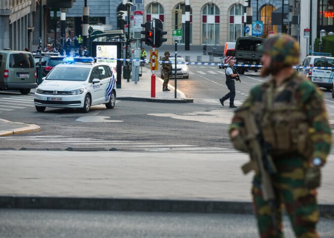 Briseles dzelzceļa stacijā noticis sprādziens; viens aizdomās turētais sašauts.