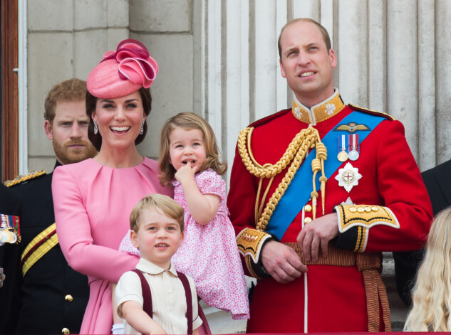 Princis Viljams ar sievu Kembridžas hercogieni Ketrīnu un abiem bērniem princi Džordžu un princesi Šarloti šā gada 17. jūnijā Londonā.