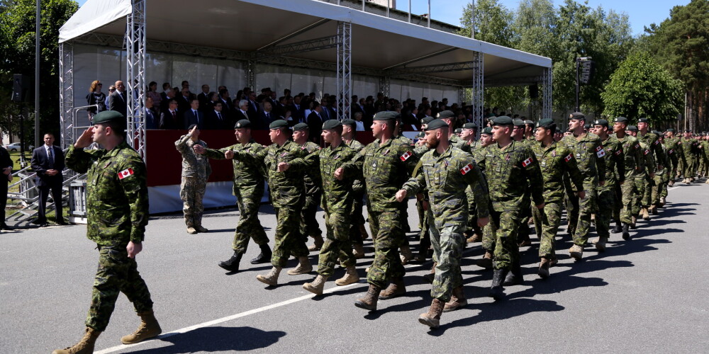 Vairāk nekā puse Latvijas iedzīvotāju atbalsta Eiropas Savienības armijas izveidi