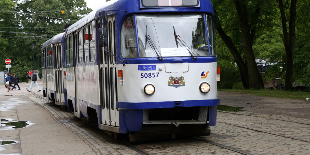 Maijā tramvajos, trolejbusos un autobusos pārvadāti 12,7 miljoni pasažieru