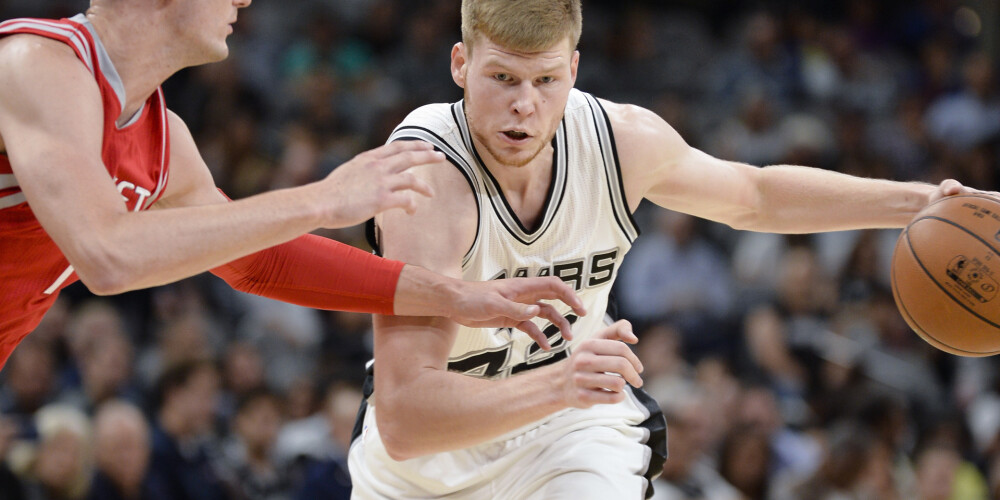 Sanantonio "Spurs" (angļu: San Antonio Spurs) ir profesionāls ASV basketbola klubs, kas ir bāzēts Sanantonio, Teksasas štatā, ASV. Klubs spēlē Nacionālās basketbola asociācijas Rietumu konferences Dienvidrietumu divīzijā. Tas tika dibināts 1967. gadā kā Dalasas "Chaparrals" un kopš 1976. gada spēlē NBA. Savas pastāvēšanas vēsturē "Spurs" ir 5 reizes uzvarējis NBA (1999, 2003, 2005, 2007, 2014), 6 reizes ir kļuvis par konferences uzvarētāju un 20 reizes — divīzijas čempionu. Mājas spēles komanda aizvada AT&T Center arēnā. Šajā klubā savu NBA karjeru uzsāka Dāvis Bertāns.