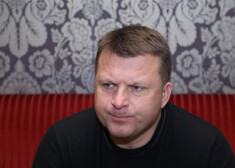 Par oligarhu dēvētais Ainārs Šlesers, kurš krāšņi runājis "Ir" publicētajās sarunās. 