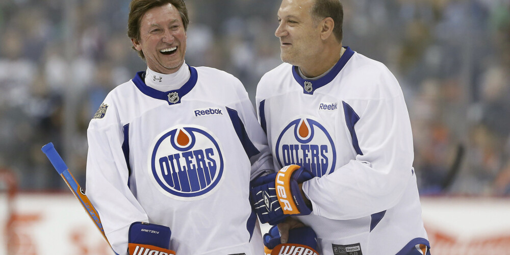 Edmontonas "Oilers" (angļu: Edmonton Oilers) ir profesionāls Kanādas hokeja klubs, kas ir bāzēts Edmontonā, Kanādā. Klubs spēlē Nacionālās hokeja līgas Rietumu konferences Klusā okeāna divīzijā. Tas tika dibināts 1972. gadā kā Albertas "Oilers" un kopš 1979. gada spēlē NHL, pirms tam startēja WHA čempionātā. Savas pastāvēšanas vēsturē "Oilers" ir 5 reizes uzvarējis NHL, 7 reizes ir kļuvis par konferences uzvarētāju un 7 reizes — divīzijas čempionu. Mājas spēles komanda aizvada Rexall Place hallē. Lielu daļu savas profesionālā spēlētāja karjeras "Oilers" rindās aizvadīja leģendārais Veins Greckis.