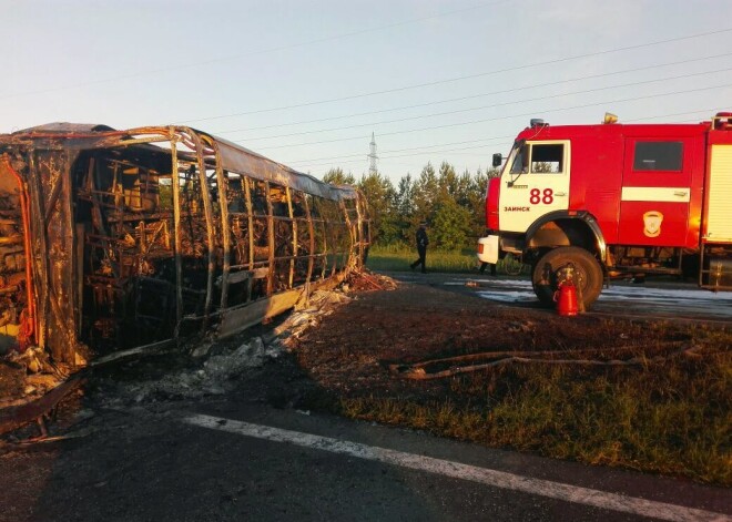 Asiņaina avārija Krievijā: pasažieru autobuss saskrējies ar "Kamazu", miruši 14 cilvēki