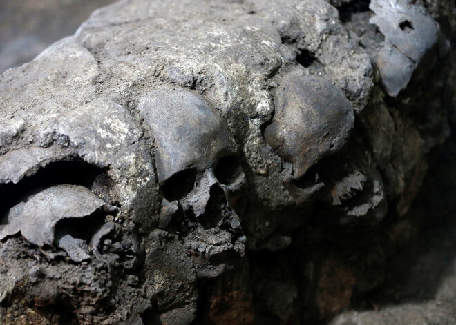 Baiss atradums Meksikā: uziets acteku impērijas atstāts cilvēku galvaskausu tornis