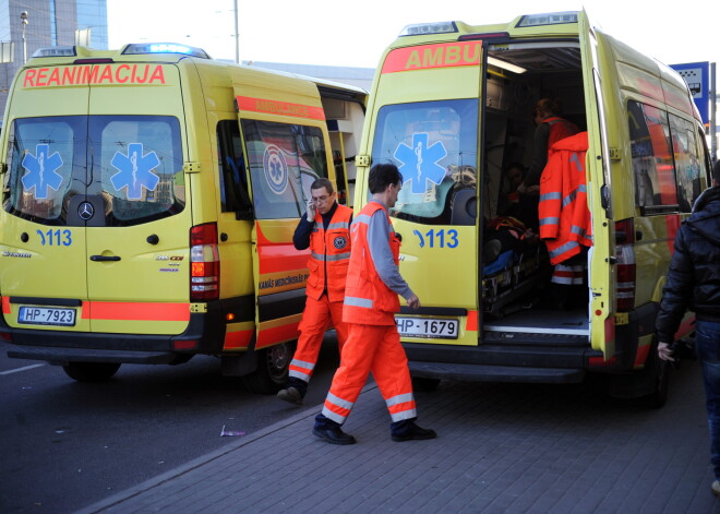 Mediķiem izdevies reanimēt 33 gadus vecu vīrieti