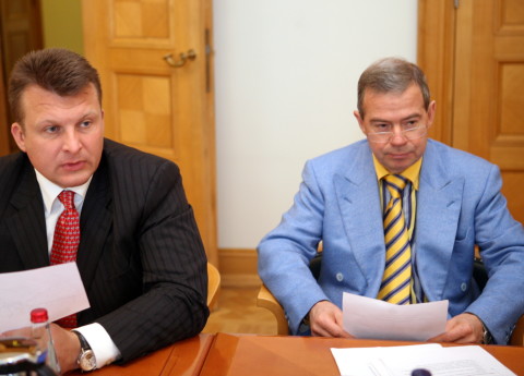 Oligarhu sarunu lieta