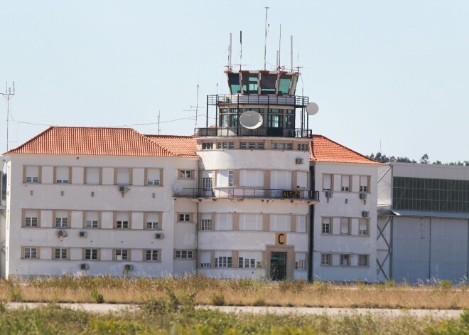 Portugāle tur aizdomās starptautiskos teroristus par zādzību armijas ieroču noliktavā