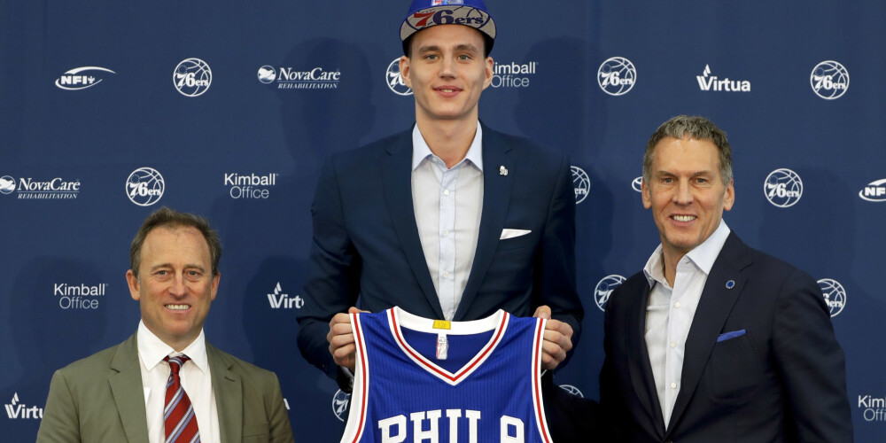 Filadelfijas "76ers" (angļu: Philadelphia 76ers) ir profesionāls ASV basketbola klubs, kas ir bāzēts Filadelfijā, Pensilvānijas štatā, ASV. Klubs spēlē Nacionālās basketbola asociācijas Austrumu konferences Atlantijas divīzijā. Tas tika dibināts 1939. gadā ar nosaukumu Sirakjūsas "Nationals" un kopš 1949. gada spēlē NBA. Šis klubs pēc 2017. gada NBA drafta savā rīcībā ieguva Latvijas izlases centra spēlētāju Anžeju Pasečņiku.