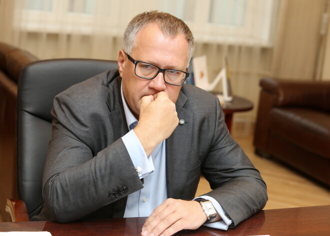 Valdībai lielo uzņēmumu akcijas būs jāliek biržā, uzskata eknomikas ministrs