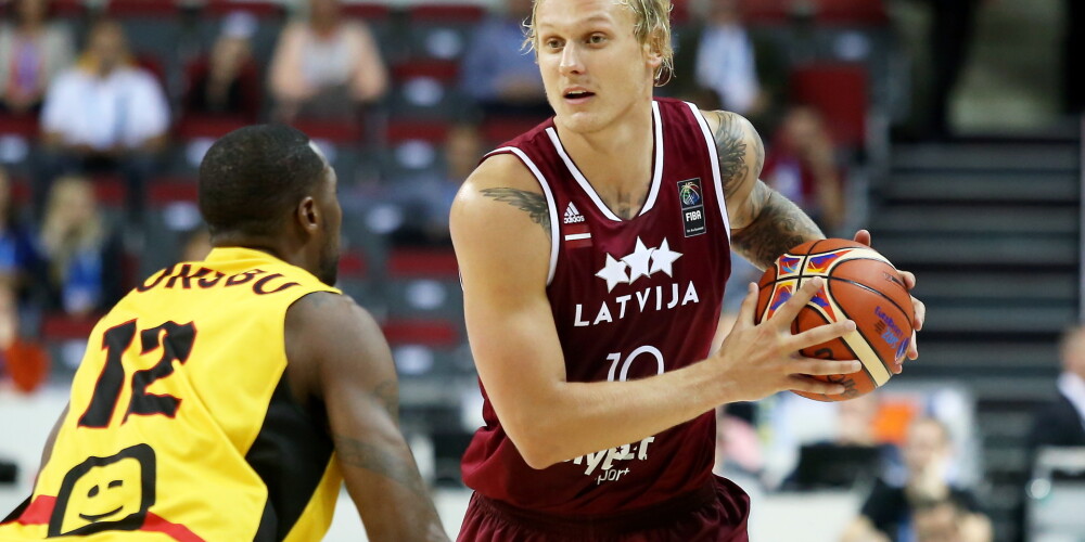 Latvijas basketbola izlasei Pasaules kausa kvalifikācijā būs jāiztiek arī bez Timmas un Strēlnieka