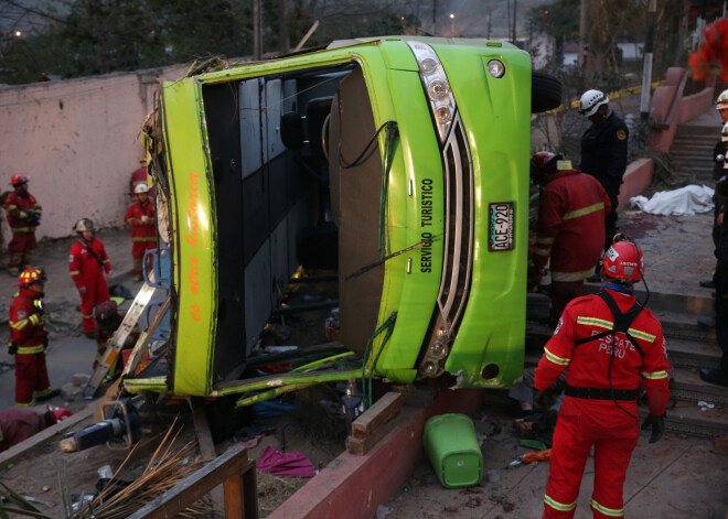 Tūristu autobusa avārijā Peru galvaspilsētā deviņi bojāgājušie