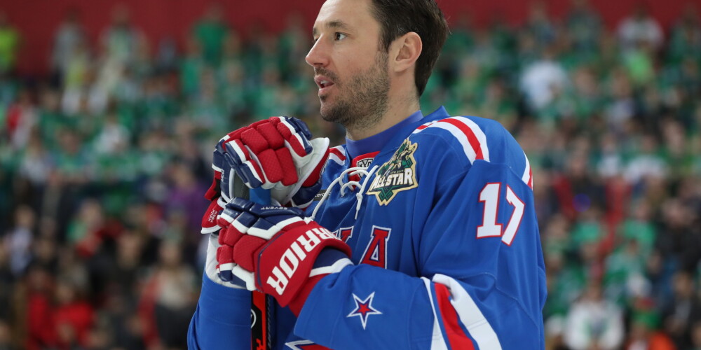 Iļja Kovaļčuks (krievu: Илья Валерьевич Ковальчук; dzimis 1983. gada 15. aprīlī Kaļiņinā, Krievijas PFSR, PSRS) ir profesionāls krievu hokejists, spēlē kreisās malas uzbrucēja pozīcijā, Krievijas hokeja izlases dalībnieks. Viņš bija rezultatīvākais spēlētājs 2010. gada Pasaules čempionātā.