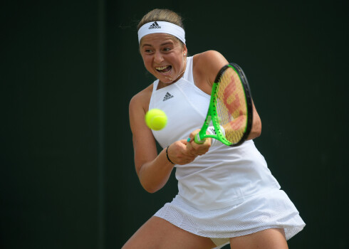 Latvijas tenisiste Aļona Ostapenko Vimbldonas čempionātā.