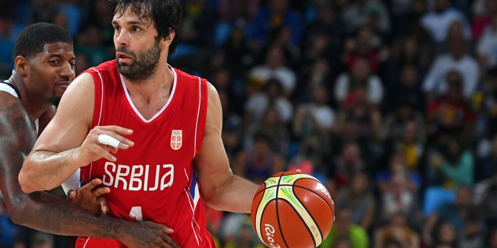 Serbu basketbola zvaigzne Teodosičs oficiāli pievienojas "Clippers"; Bertānam jauns konkurents no Francijas