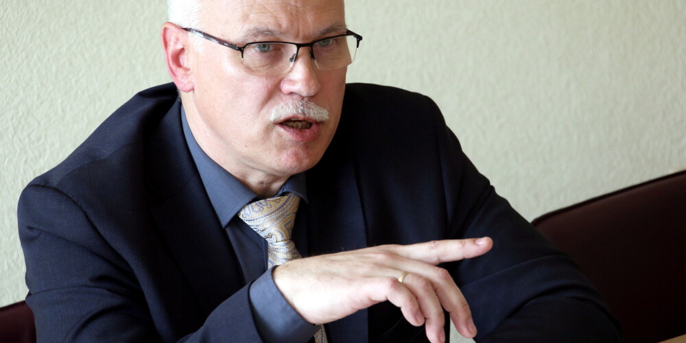 Latvijas veselības un sociālās aprūpes darbinieku arodbiedrības valdes priekšsēdētājs Valdis Keris.