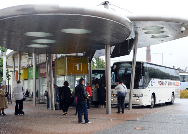 Pēc mazā Ivana traģiskās nāves Liepājas autobusu parks sola uzlabot pasažieru pārvadājumus