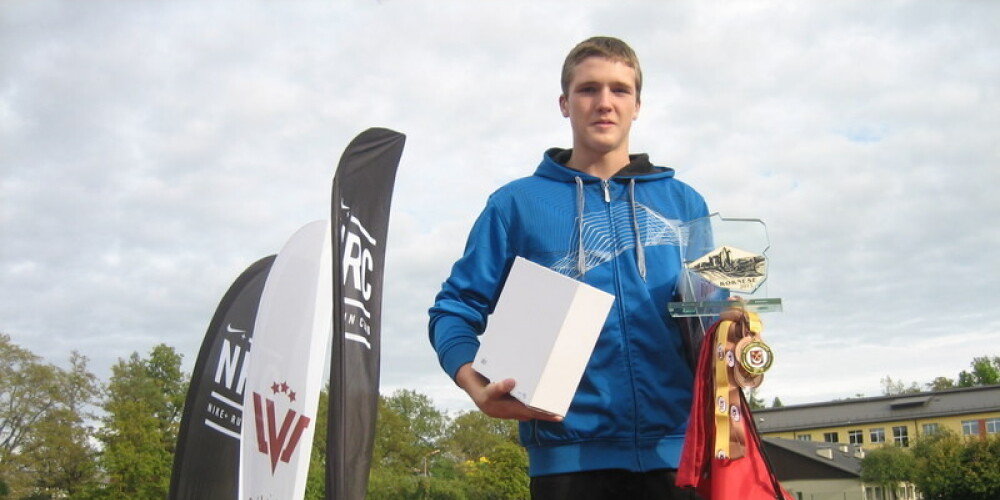 Mūsu jaunais talants Oļegs Kozjakovs kļūst par pasaules junioru vicečempionu desmitcīņā